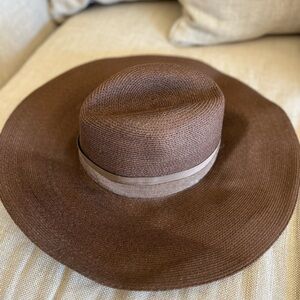 SOLD ❤️♥️🌶️!!! Brunello Cucinelli Wide-Brim Straw Hat in Brown with Beige Band